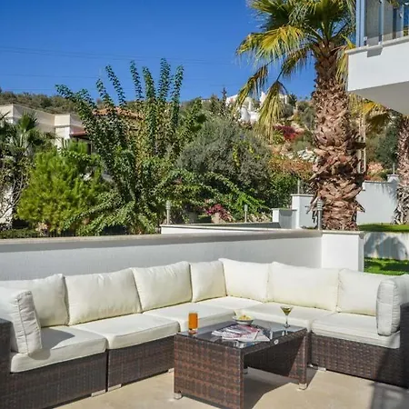 Sleeps 10 Pool Air Con Wifi