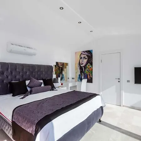 Sleeps 10 Pool Air Con Wifi Kalkan