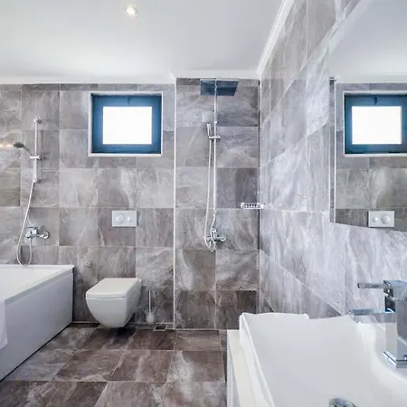 Sleeps 10 Pool Air Con Wifi Villa Kalkan