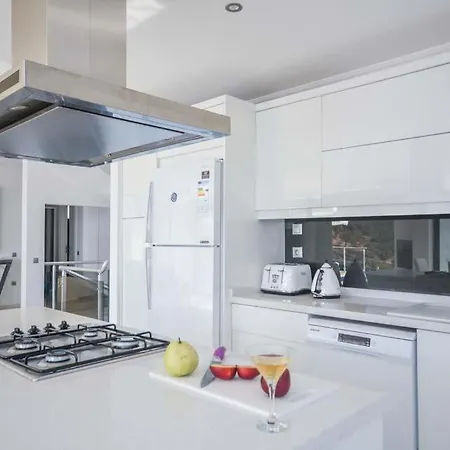 Sleeps 10 Pool Air Con Wifi *